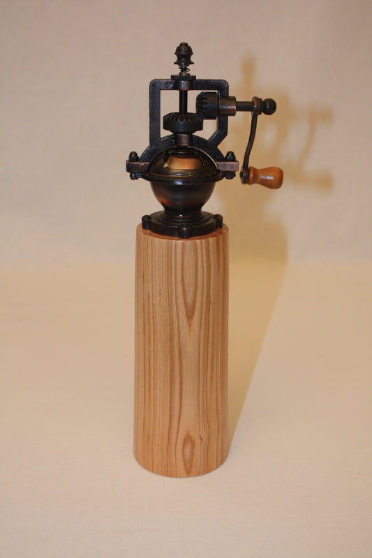 Moulin à poivre antique n°9