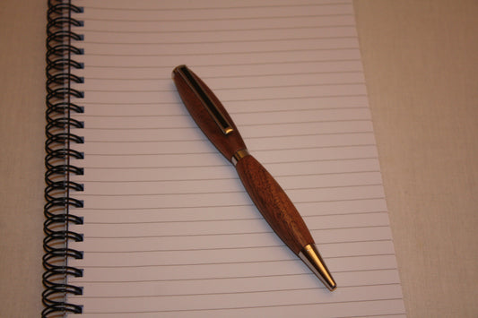 stylo tourné en bois de noyer. stylo a encre noir.