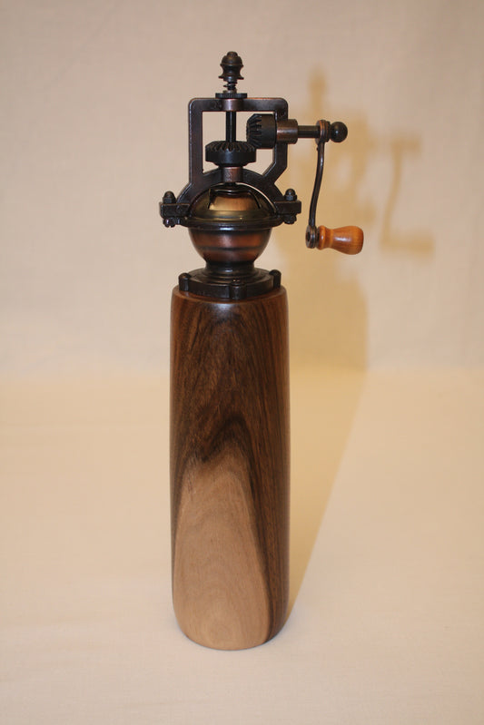 Moulin à poivre antique n°2